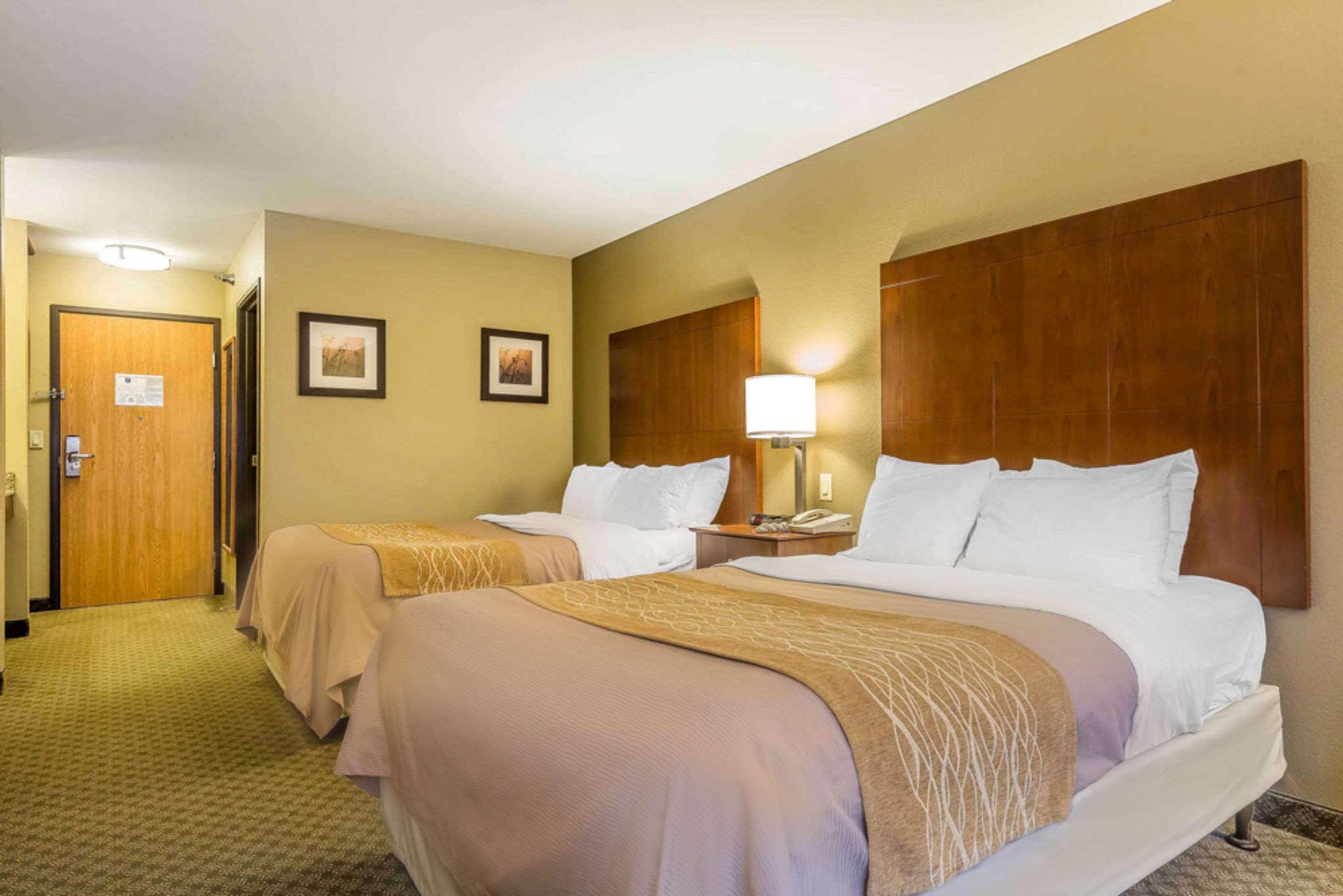 Comfort Inn & Suites East Moline Near I-80 Buitenkant foto