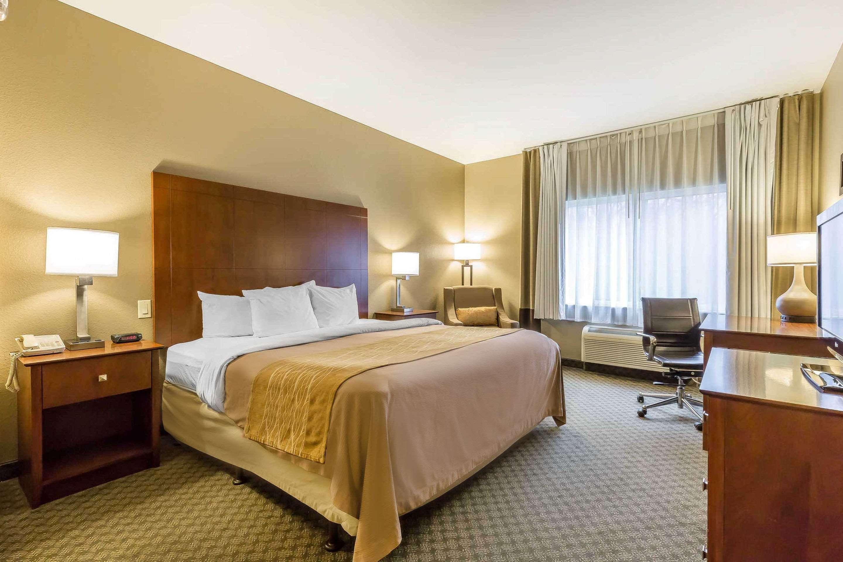 Comfort Inn & Suites East Moline Near I-80 Buitenkant foto