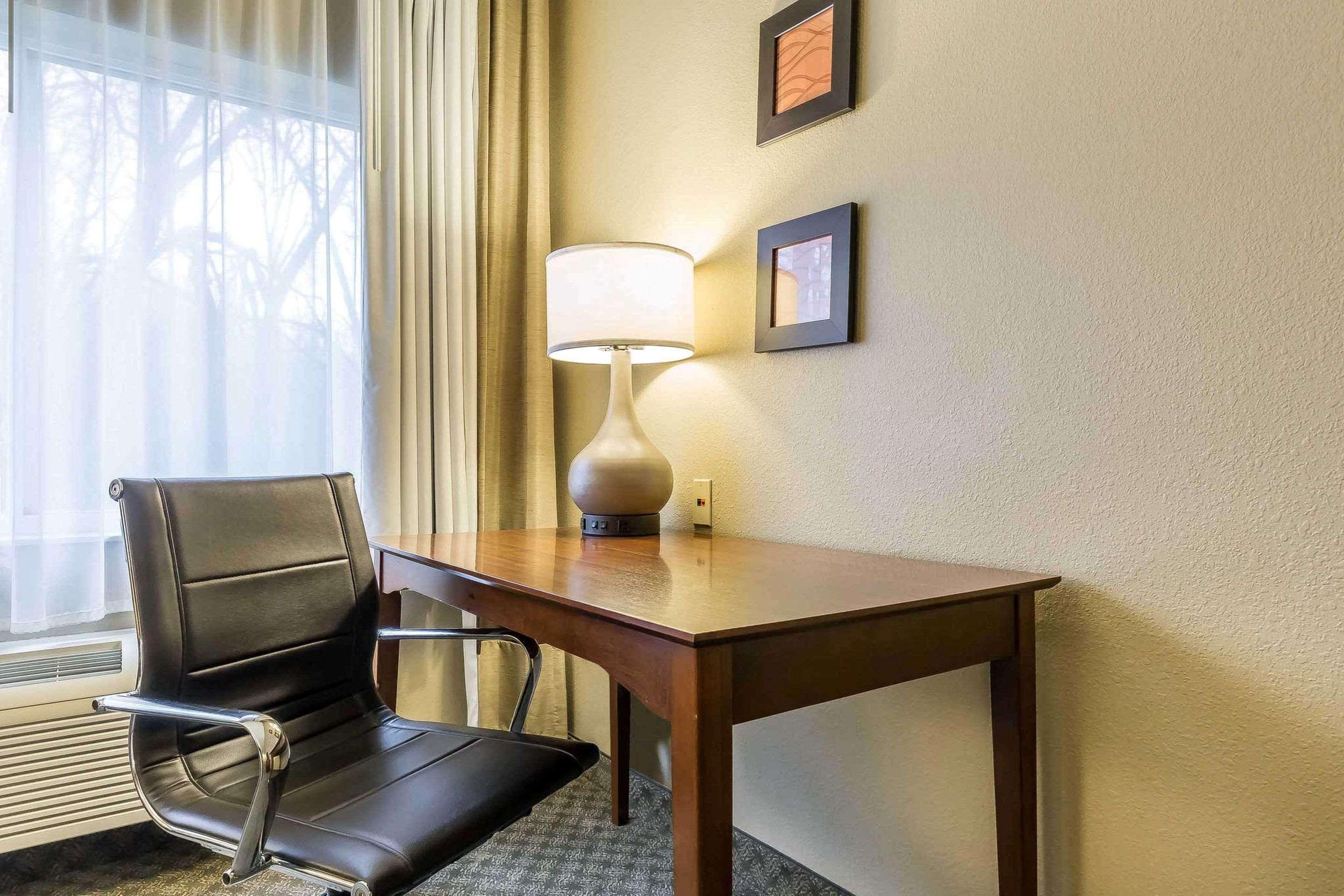 Comfort Inn & Suites East Moline Near I-80 Buitenkant foto