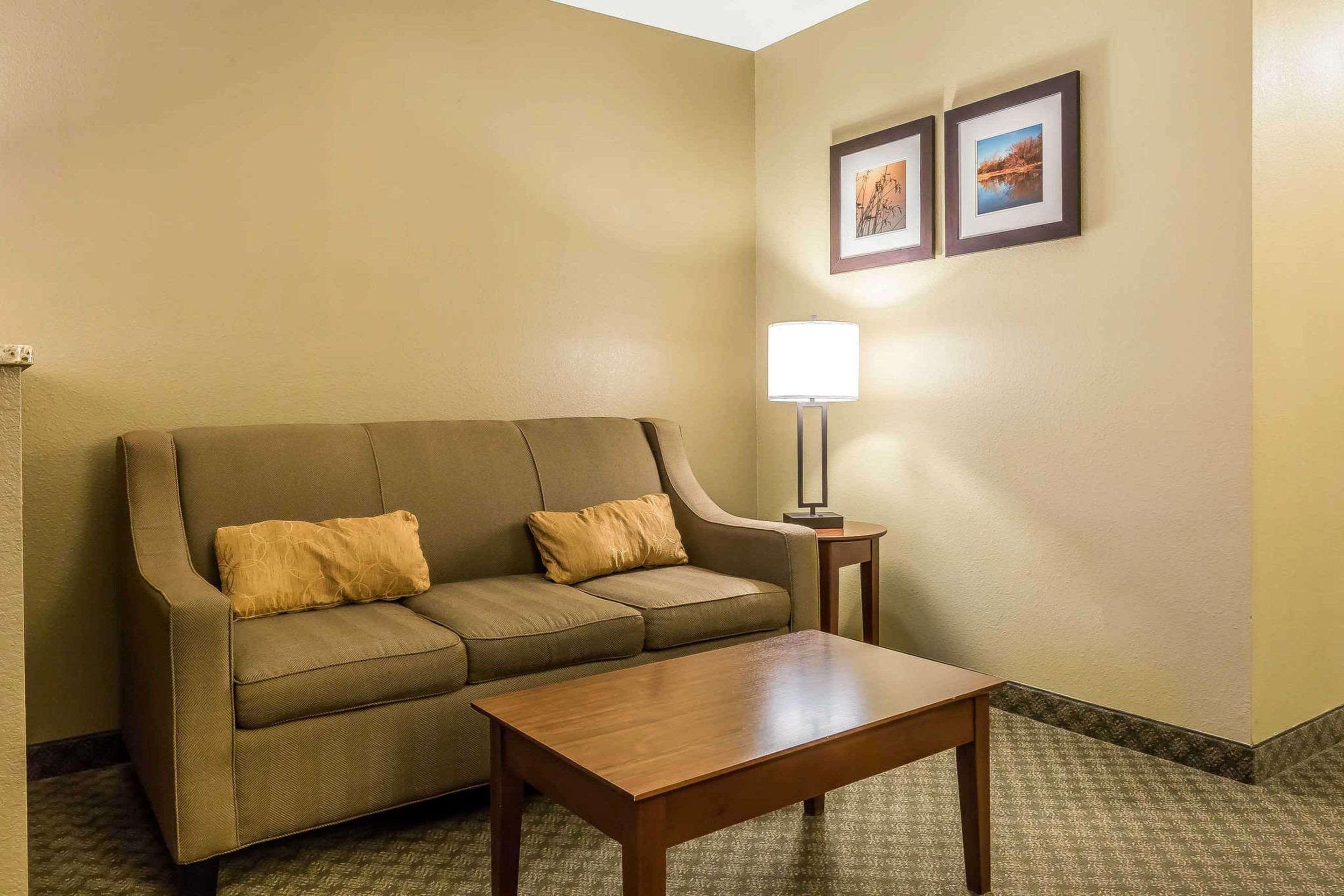 Comfort Inn & Suites East Moline Near I-80 Buitenkant foto