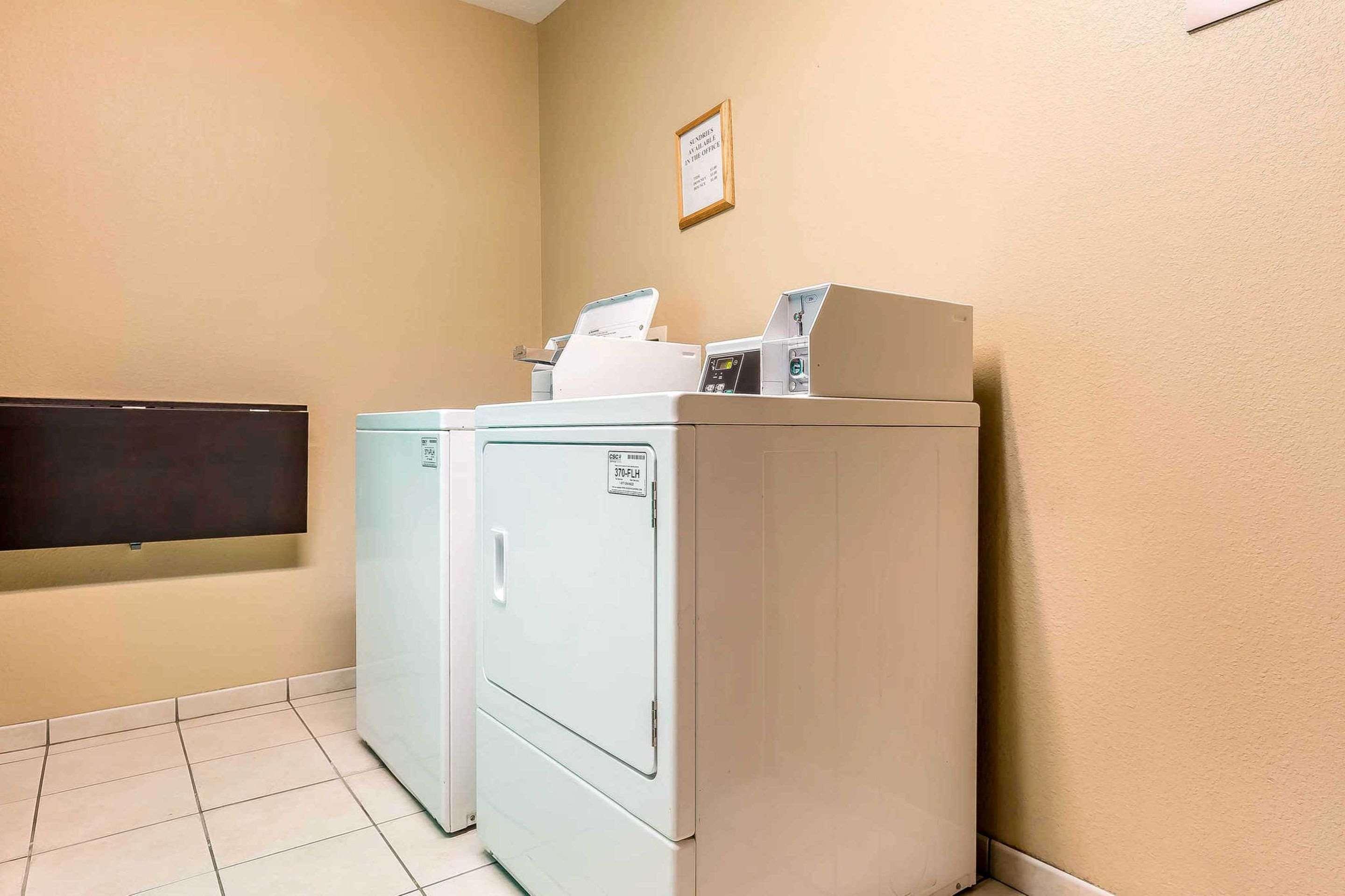 Comfort Inn & Suites East Moline Near I-80 Buitenkant foto
