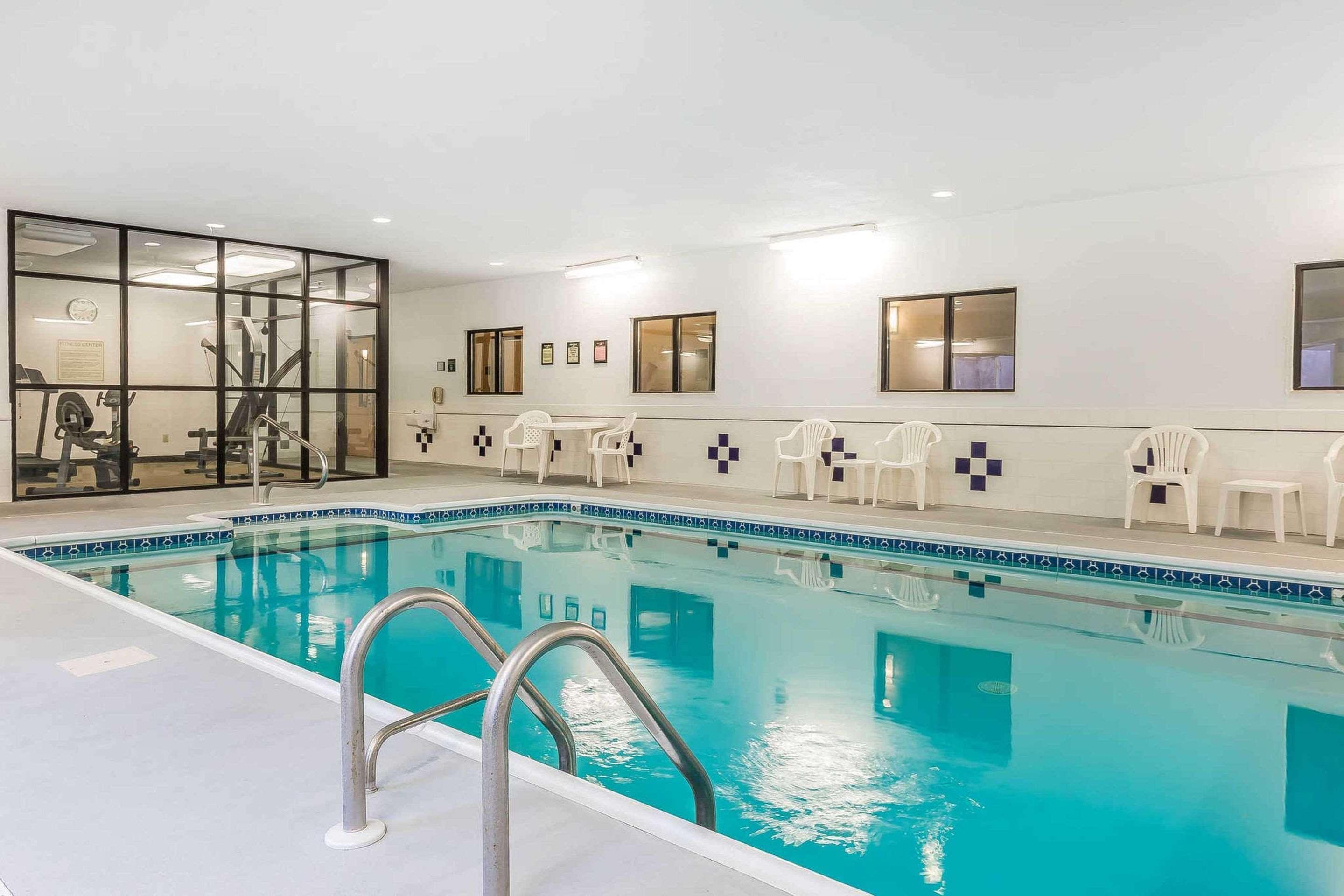 Comfort Inn & Suites East Moline Near I-80 Buitenkant foto
