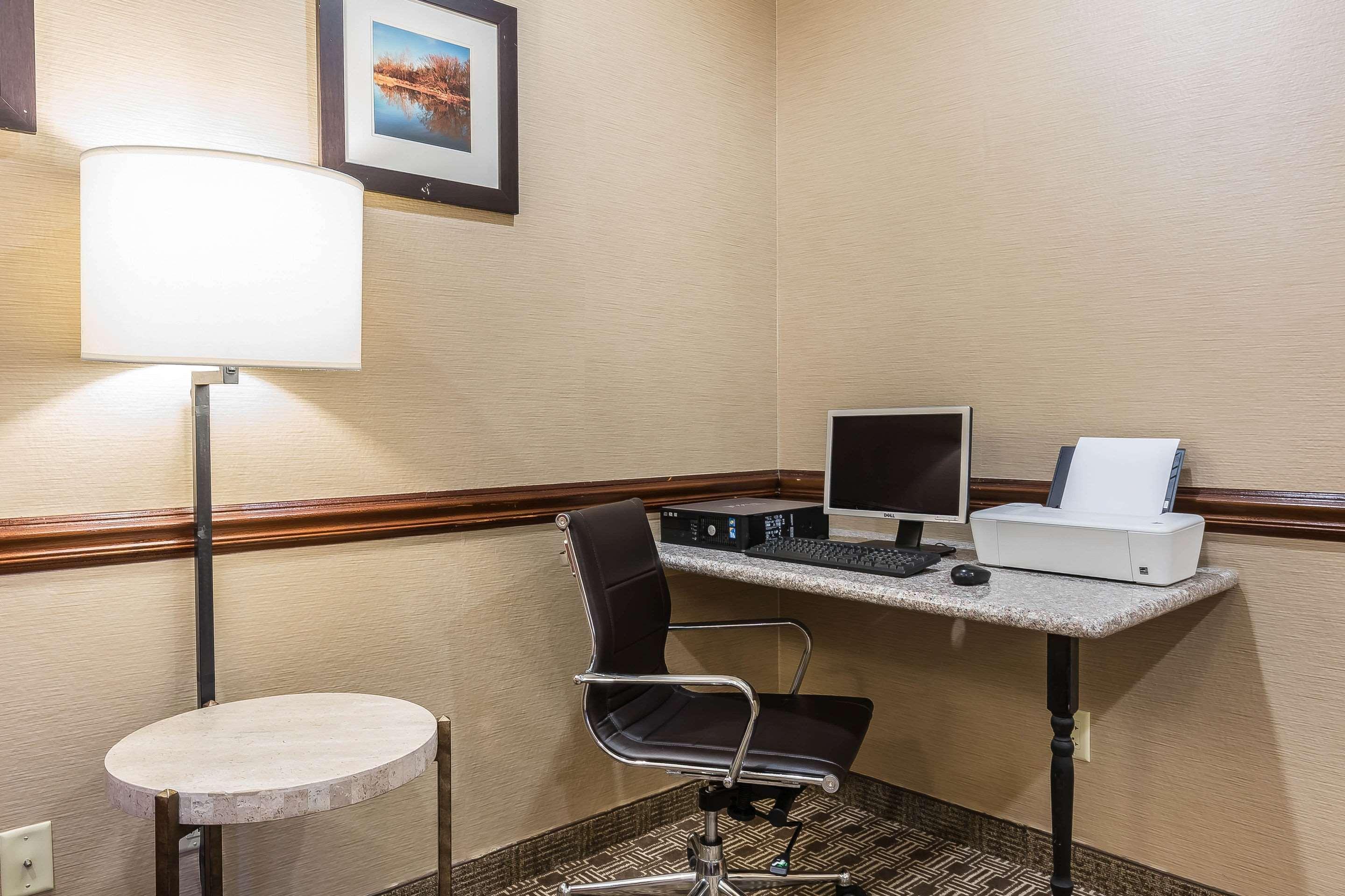Comfort Inn & Suites East Moline Near I-80 Buitenkant foto