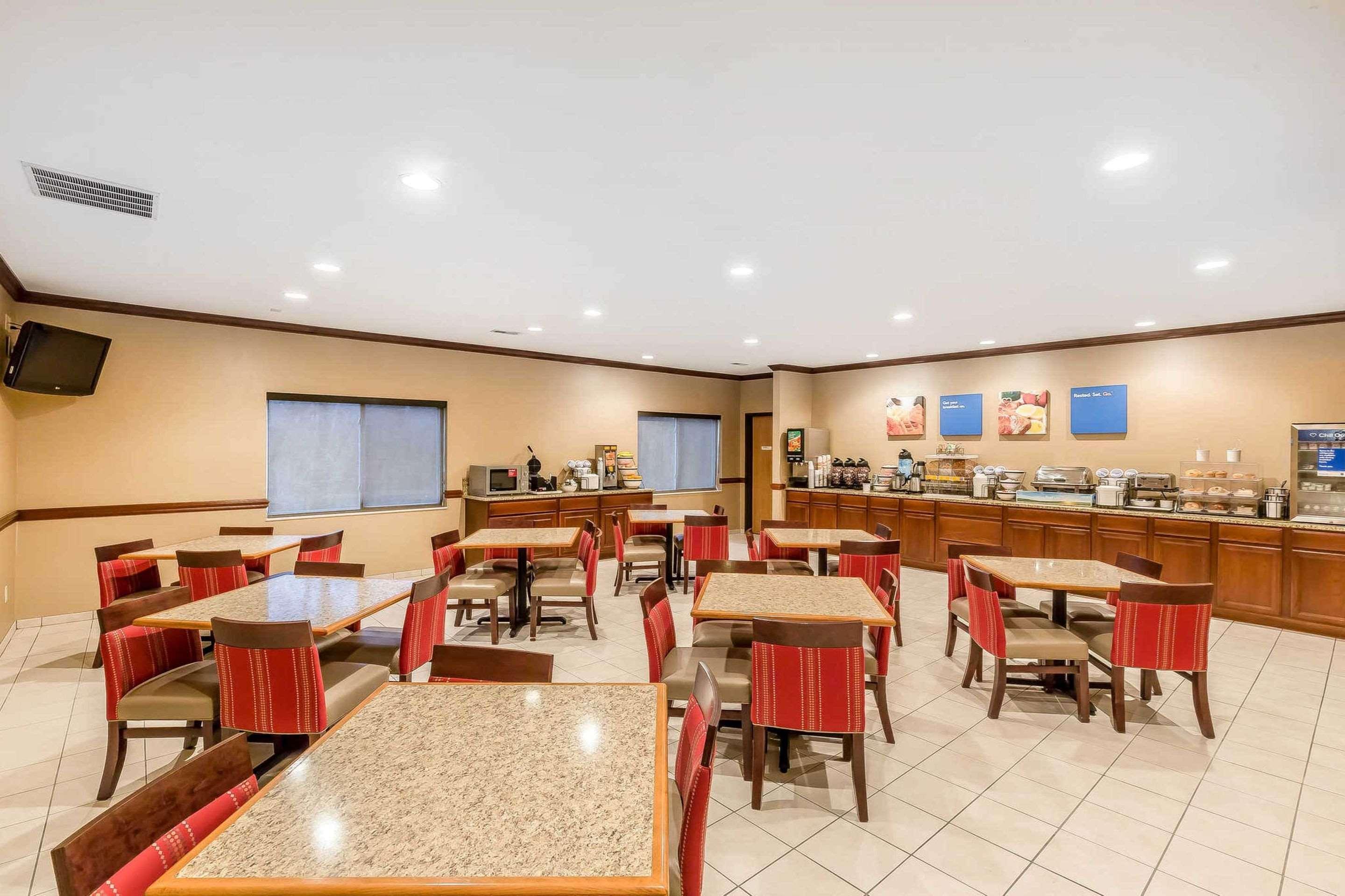 Comfort Inn & Suites East Moline Near I-80 Buitenkant foto