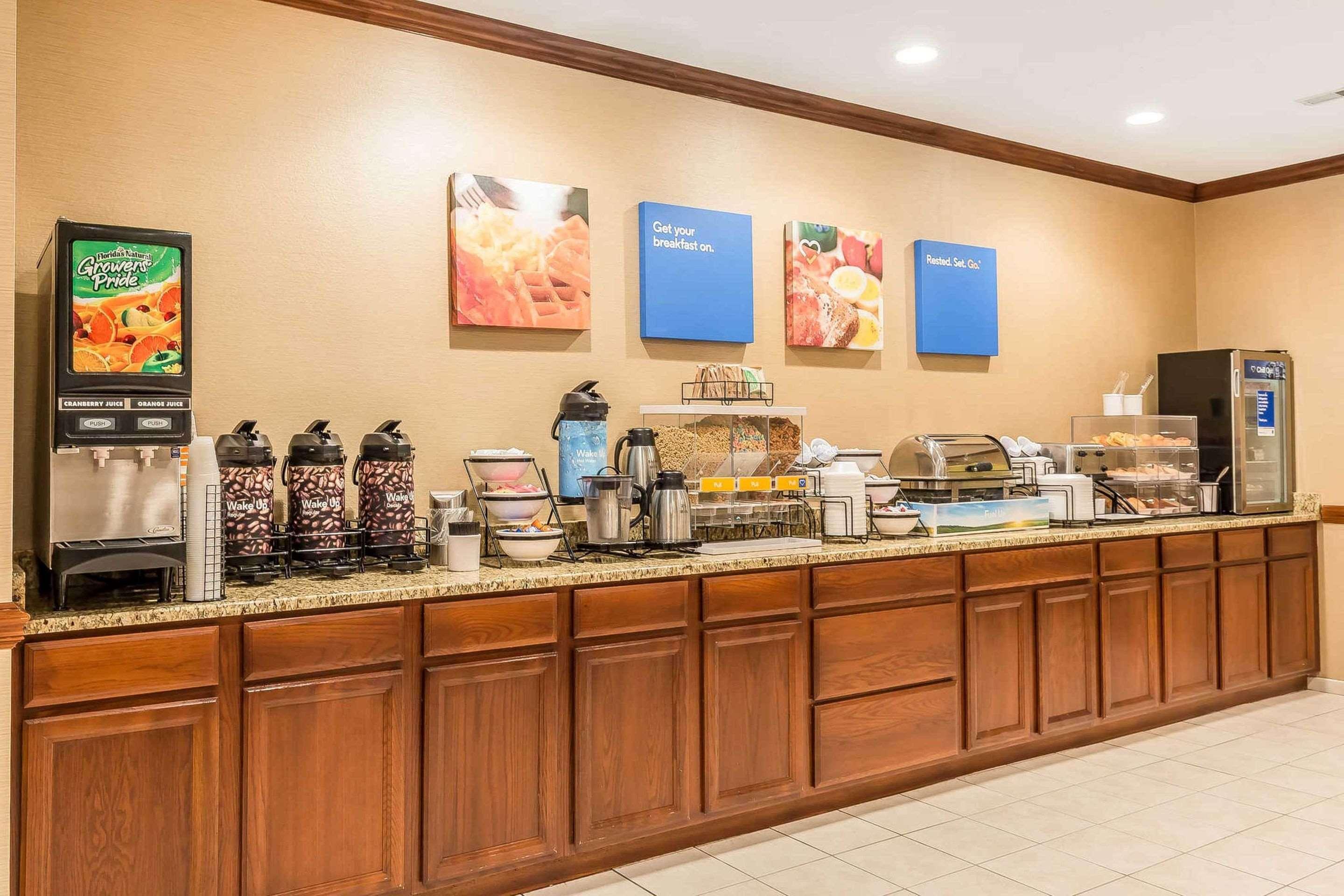 Comfort Inn & Suites East Moline Near I-80 Buitenkant foto