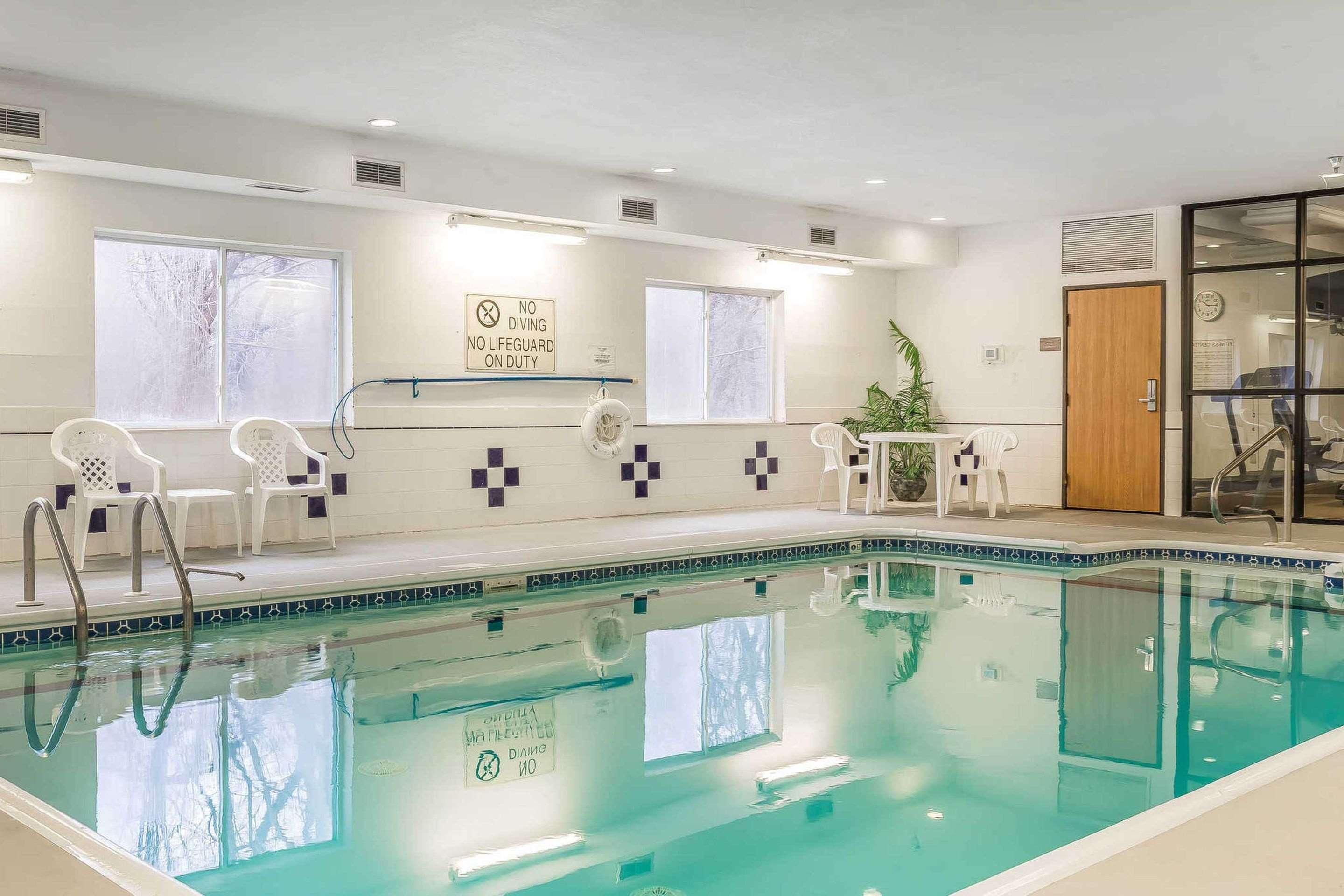Comfort Inn & Suites East Moline Near I-80 Buitenkant foto