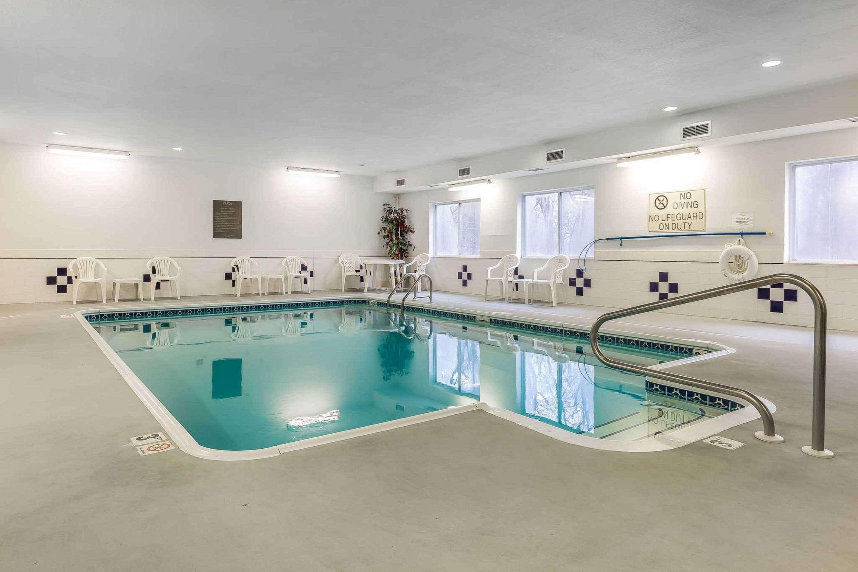 Comfort Inn & Suites East Moline Near I-80 Buitenkant foto