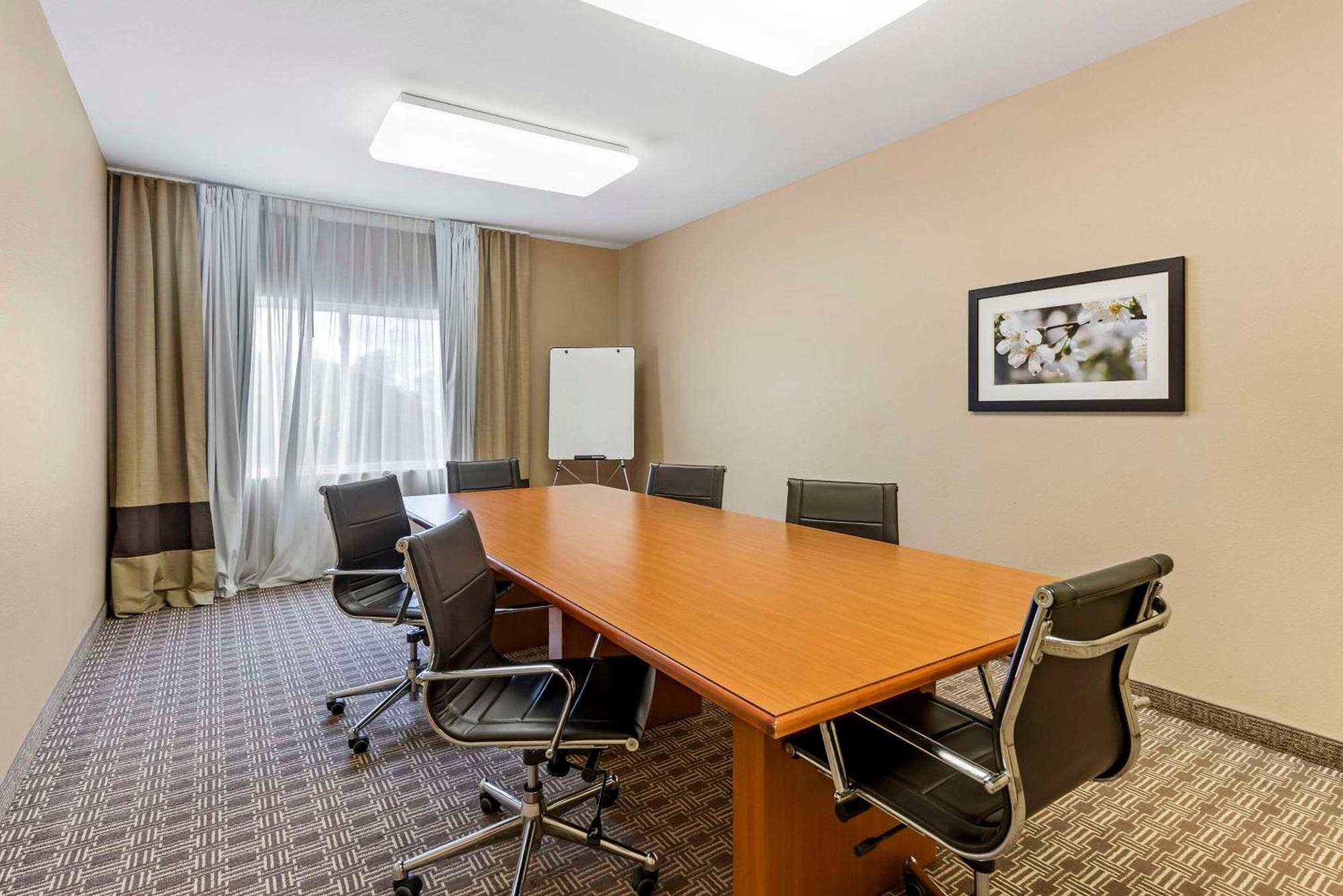 Comfort Inn & Suites East Moline Near I-80 Buitenkant foto