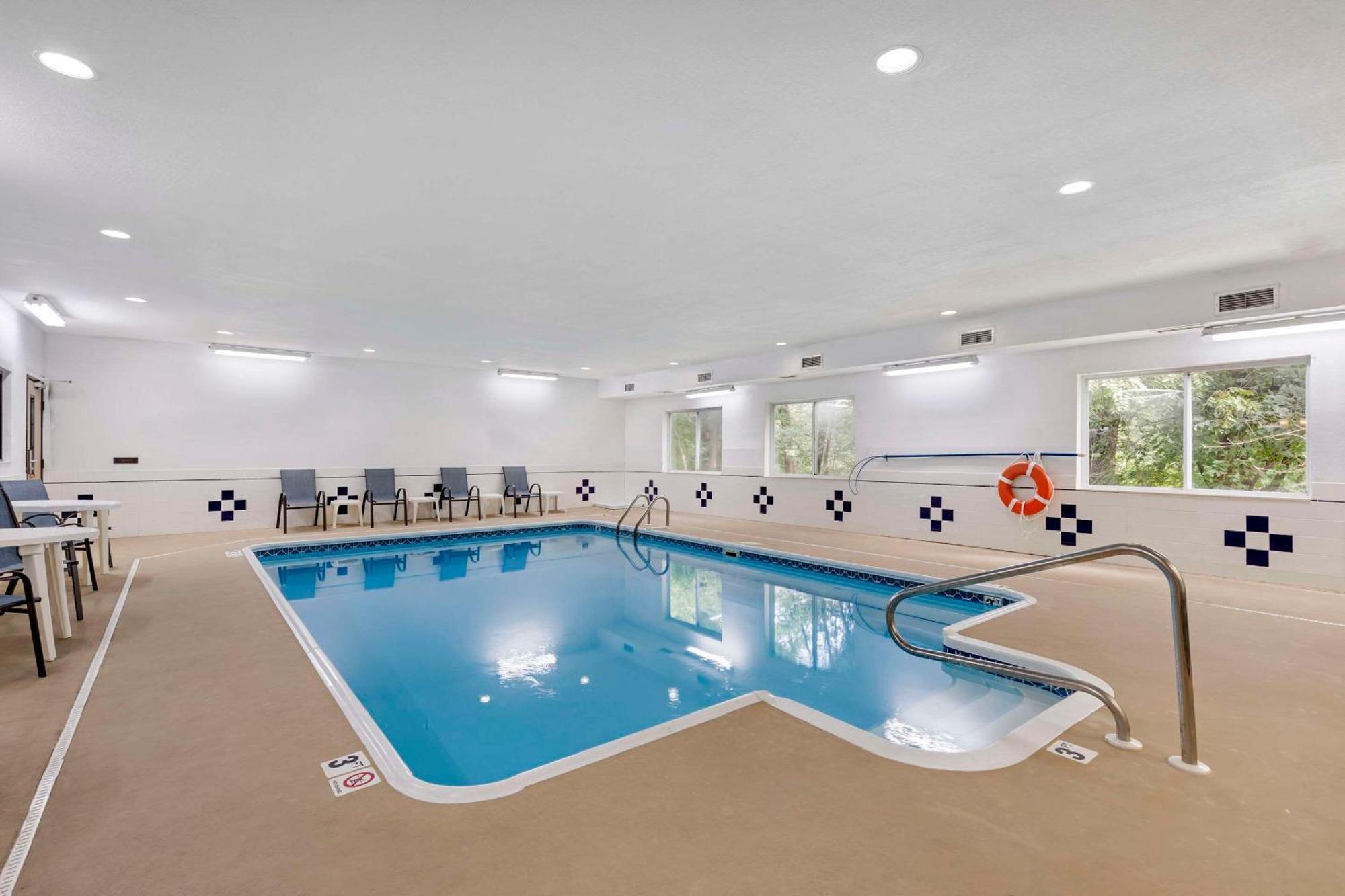 Comfort Inn & Suites East Moline Near I-80 Buitenkant foto