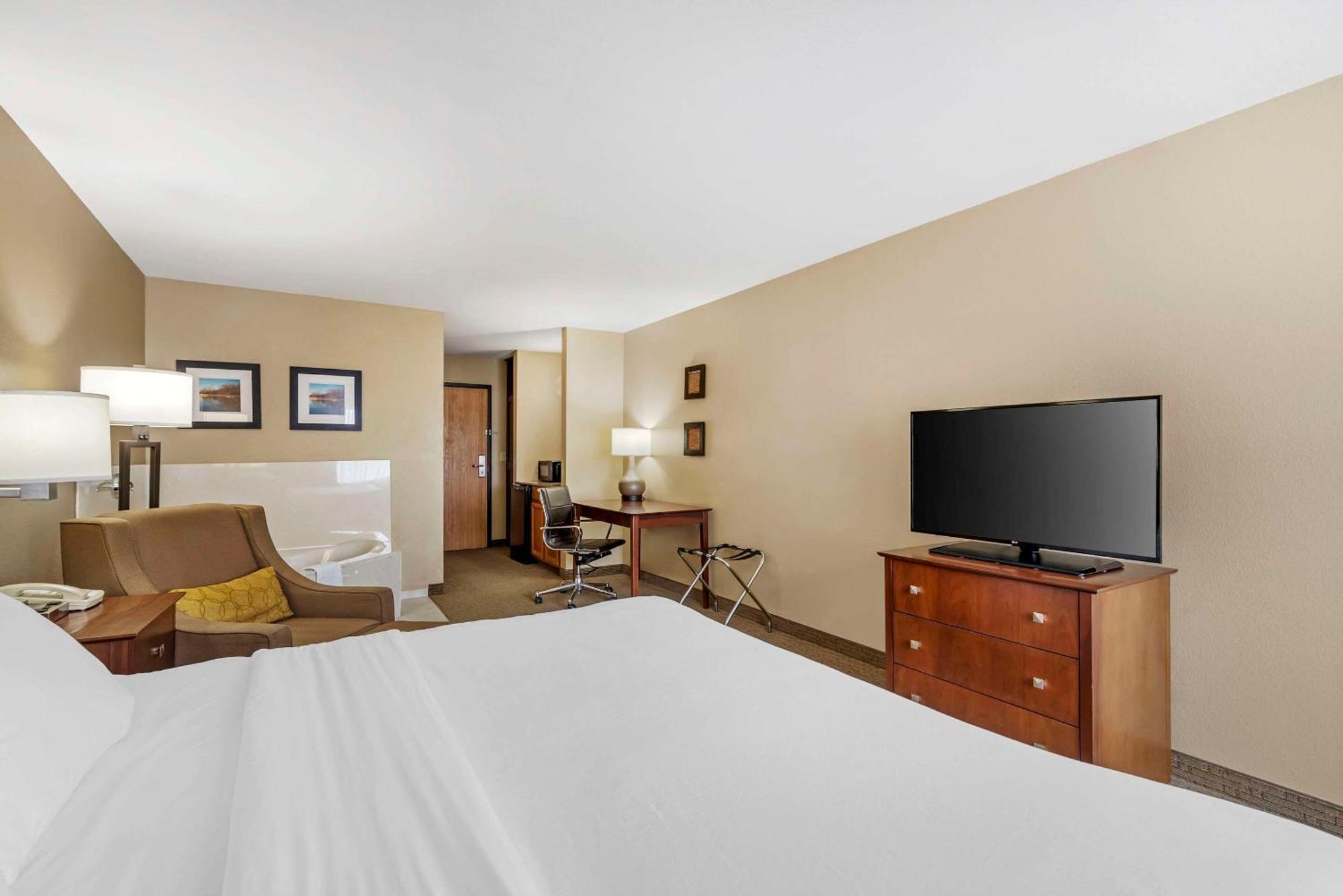 Comfort Inn & Suites East Moline Near I-80 Buitenkant foto