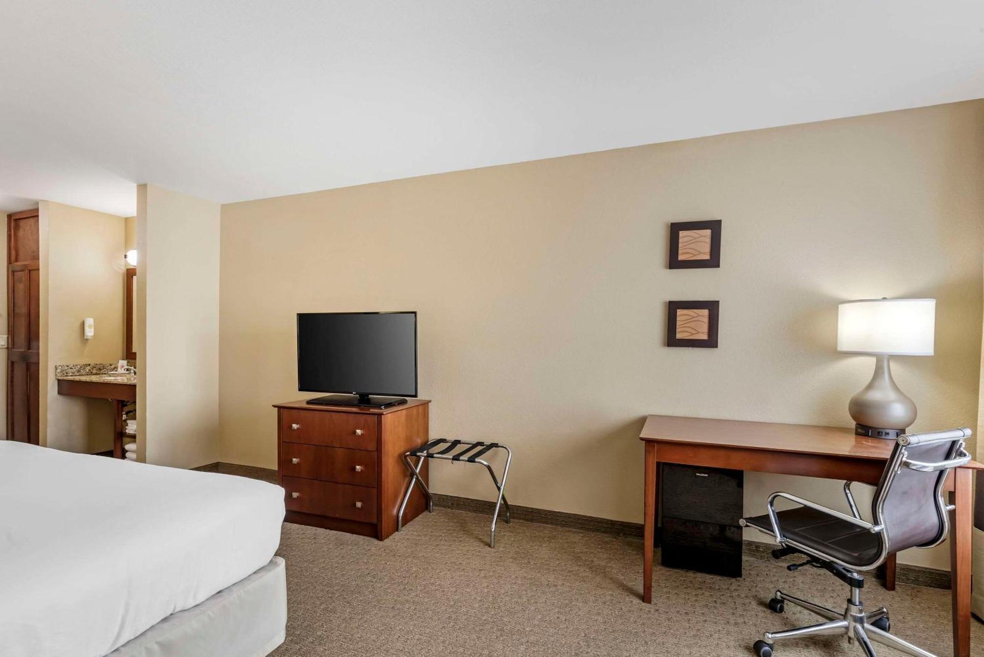 Comfort Inn & Suites East Moline Near I-80 Buitenkant foto