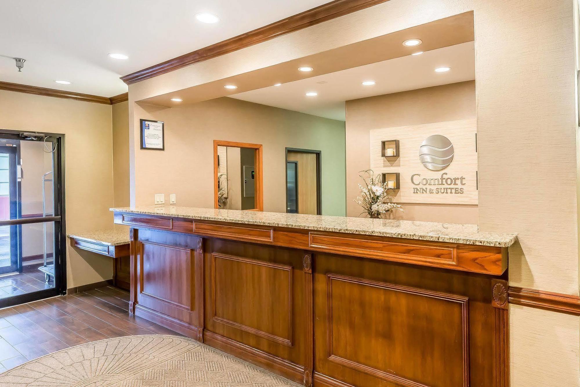 Comfort Inn & Suites East Moline Near I-80 Buitenkant foto